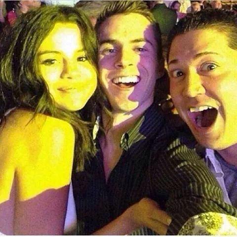 Selena with fans in Las Vegas