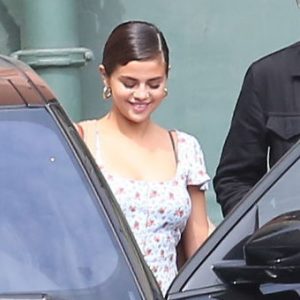 Селена покидает оперный театр в прошлое воскресенье в Лос-Анджелесе