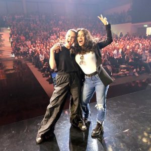 23 Апреля Новое фото Селены и Сэльмы Хайк в Puma Vision HQ в Германии