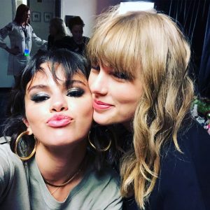 20 Мая Селена на Инстаграме: Эта женщина рядом со мной моя фаворитка