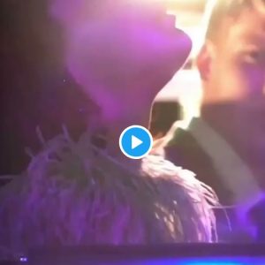 10 Мая селена в истории Инстаграма