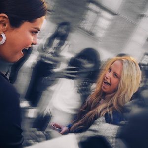 Селена с фанатом на открытии Pume DEFY City