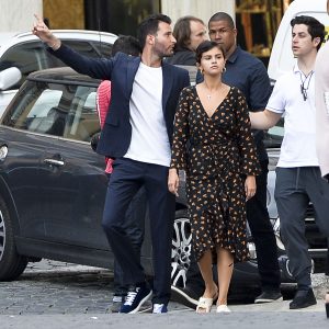 21 Июня Селена гуляет по Риму, Италия