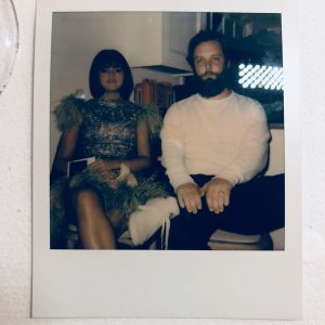 5 Июня @scudmore на Инстаграме: Не улыбайся. @selenagomez