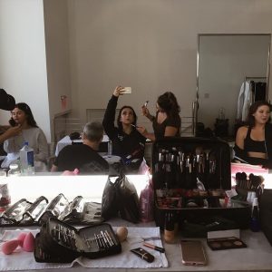 27 Июля @courtneyjbarry на Инстаграме: Приведи своих друзей на работу