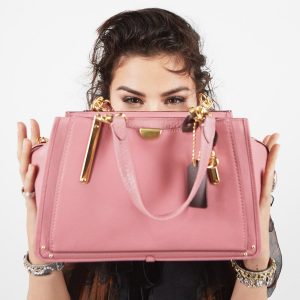 3 Августа @Coach на Твиттере: @selenagomez с нашей новой, эксклюзивной сумкой Дример