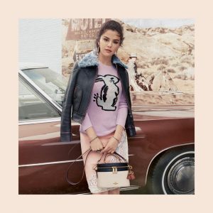 8 Августа @Coach на Твиттере: #SelenaGomez снимается в рекламе и носит вещи из ее новой коллекции #CoachxSelena