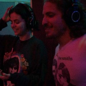 21 Сентября Селена на Инстаграме: Здесь я делаю свою новую песню лол