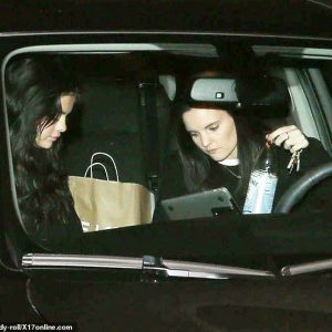 19 Декабря Селена покидает ужин в Голливуде, Калифорния
