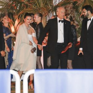 14 Мая Селена покидает ресторан Agora в Каннах