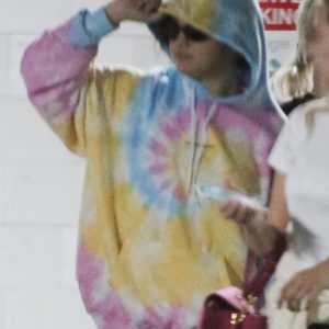 25 Мая Селена покидает урок пилатеса в Голливуде, Калифорния