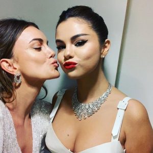 14 Мая Селена и Хайди Крас за кулисами на Канском Кинофестивале