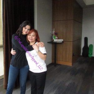 30 Мая новое фото Селены с фанаткой сделанное в марте