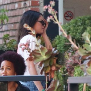 14 Июня Селена в ресторане «Takos For Money» в Студио-Сити, Калифорния