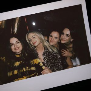 27 Октября Селена на Инстаграме: Праздновать эту главу с моими друзьями очень много для меня значит