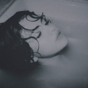 20 Ноября Селена на Инстаграме: Завтра выходит кое- что интересное ✨