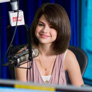 10 Января @radiodisney на Твиттере: @selenagomez в студии Радио Дисней 10 лет назад!