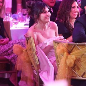 6 Февраля новые фото Селены на церемонии «Hollywood Beauty Awards»