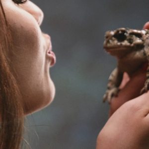 14 Апреля Селена на Инстаграме: Ни одна лягушка или мужчина не пострадали на съемках клипа ‘Boyfriend’