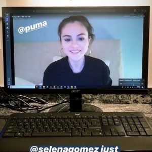 13 Мая Селена общается по skype с командой Puma