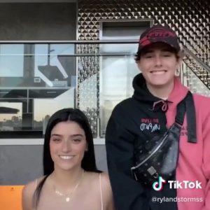 15 Июля Селена в истории Инстаграма