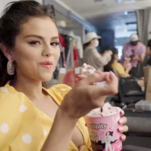 24 Августа Селена на Инстаграме: Я выросла посещая легендарное кафе @serendipity3nyc…