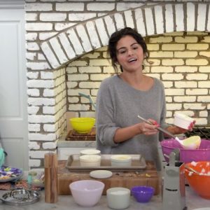13 Августа смотри шоу «Selena + Chef» на IGTV