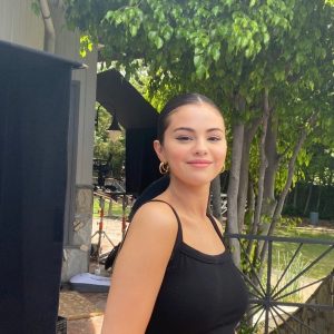 25 Августа Селена на Weibo: Счастливого китайского дня Святого Валентина!