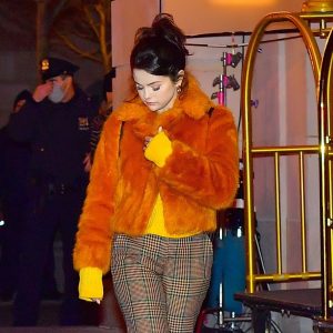 17 Января еще больше новых фото Селены на съемках Only Murders In The Building в Нью-Йорке