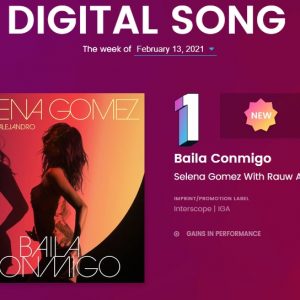 9 Февраля Baila Conmigo дебютирует с 1 места в латиноамериканском чарте загрузок «Billboard Latin Digital Songs Sales»