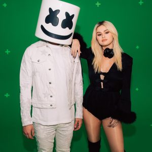 29 Мая Селена и Marshmello на съемках выступления для финала Лиги чемпионов UEFA