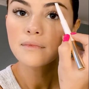 11 Июля Sephora Россия разместили рекламу Rare Beauty с Селеной на своем Инстаграме