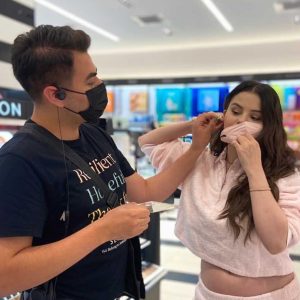 5 Сентября: Селена в магазине Sephora Studio City