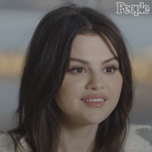 10 Октября: @PeopleTV на Инстаграме: #SelenaGomez рассказывает о своей линии косметики Rare Beauty