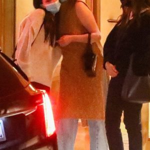 1 Ноября: Селена покидает ресторан «The Tower Bar» в Лос-Анджелесе!