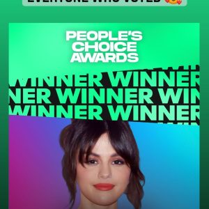 8 Декабря: Селена отреагировала на победу на церемонии People’s Choice Awards оставив милое сообщение в истории Инстаграма