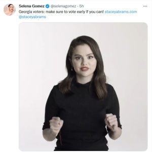 31 Октября: Селена на Твиттере: Голосующие в Джорджии: убедитесь, что голосуете заранее если можете!