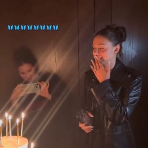 9 Января: Селена отмечает День рождения Николы Пельтц