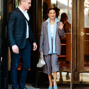 24 Сентября: Селена покидает отель Hôtel Plaza Athénée в Париже
