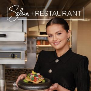 2 Мая: Селена представляет свое новое кулинарное шоу «Селена + Ресторан», поделившись фото из-за кулис