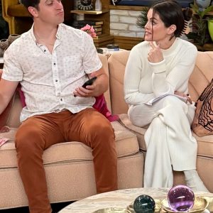 27 Июня: Селена вернется в роли Алекс Руссо в новых сериях 2-го сезона «Волшебников за пределами Вэйверли Плэйс»