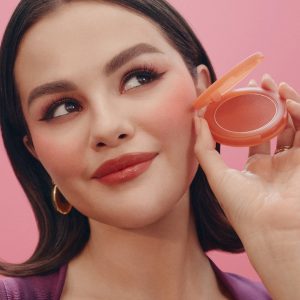 29 Августа: новый промо-портрет Селены для Rare Beauty