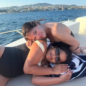 1 Сентября: новые фото Селены с подругами из поездки в Лос-Кабос