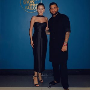 22 Сентября: новое фото Селены на шоу Джимми Фэллона