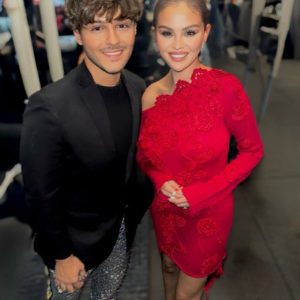 9 Сентября: Селена с фанатами в Нью-Йорке