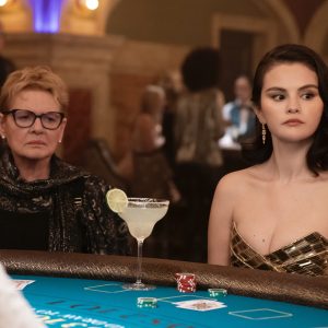 14 Октября: новые стиллы с Селеной из «Убийства в одном здании»