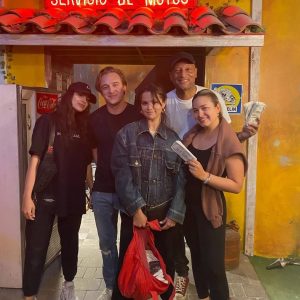 29 Октября: новое селфи Селены с друзьями