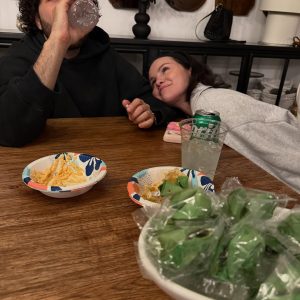 9 Ноября: новое фото Селены и Бэнни