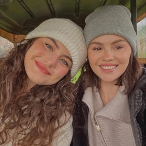 23 Ноября: больше новых фото Селены с подругами с их поездки на виллу