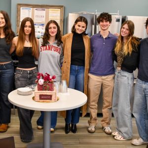 24 Ноября: Селена на встрече в «Медицинском центре Диди Хирш»